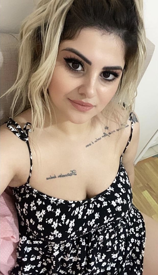 İzmir Aşkı Gerçekleştiren Kadın Bayan Escort Cıva